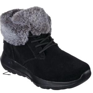 New in Box Skechers On the Go Ortholite Plush Dreams Boots in Black and Grey